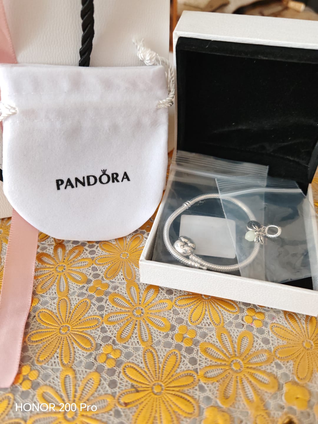 Customer photo review of PULSERA PANDORA + CHARM EVANGELINE LUCIERNAGA Y KIT GRATIS