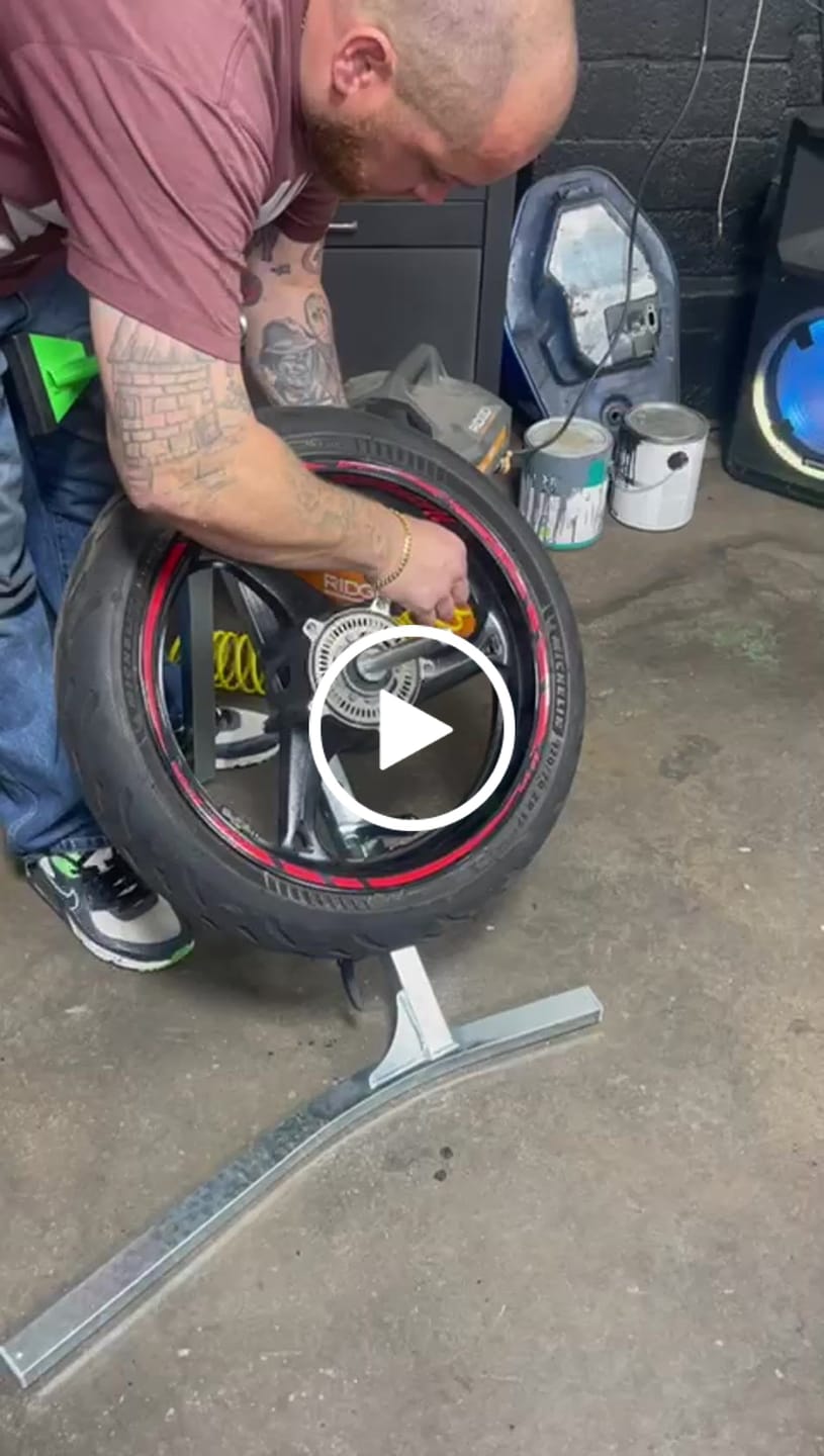 Customer video review of Rabaconda Street Bike Tire Changer