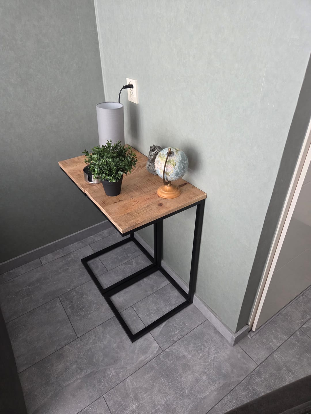 Customer photo review of Bijzettafel bank | Set van 2 | Mangohout en Staal | 38x31x68cm