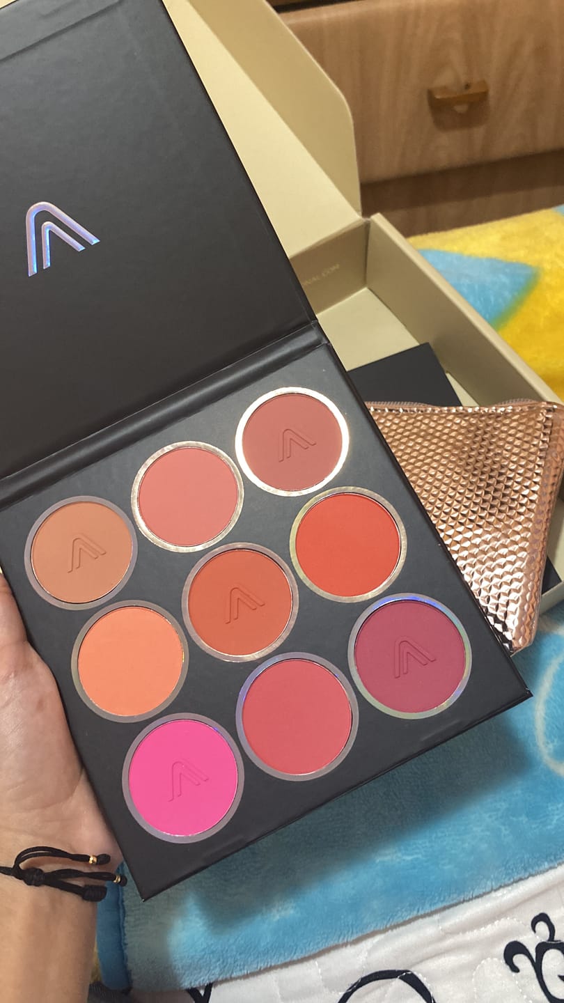 Customer photo review of PALETA DE RUBORES BLUSHED CHEECKS
