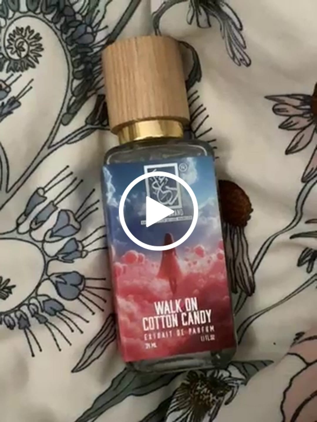 Customer video review of Walk On Cotton Candy