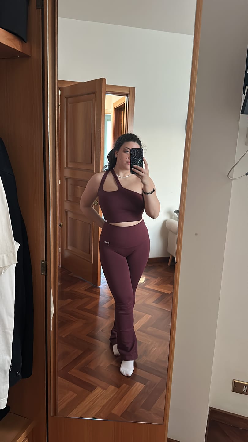 Customer photo review of Leggings a zampa di elefante Merlot