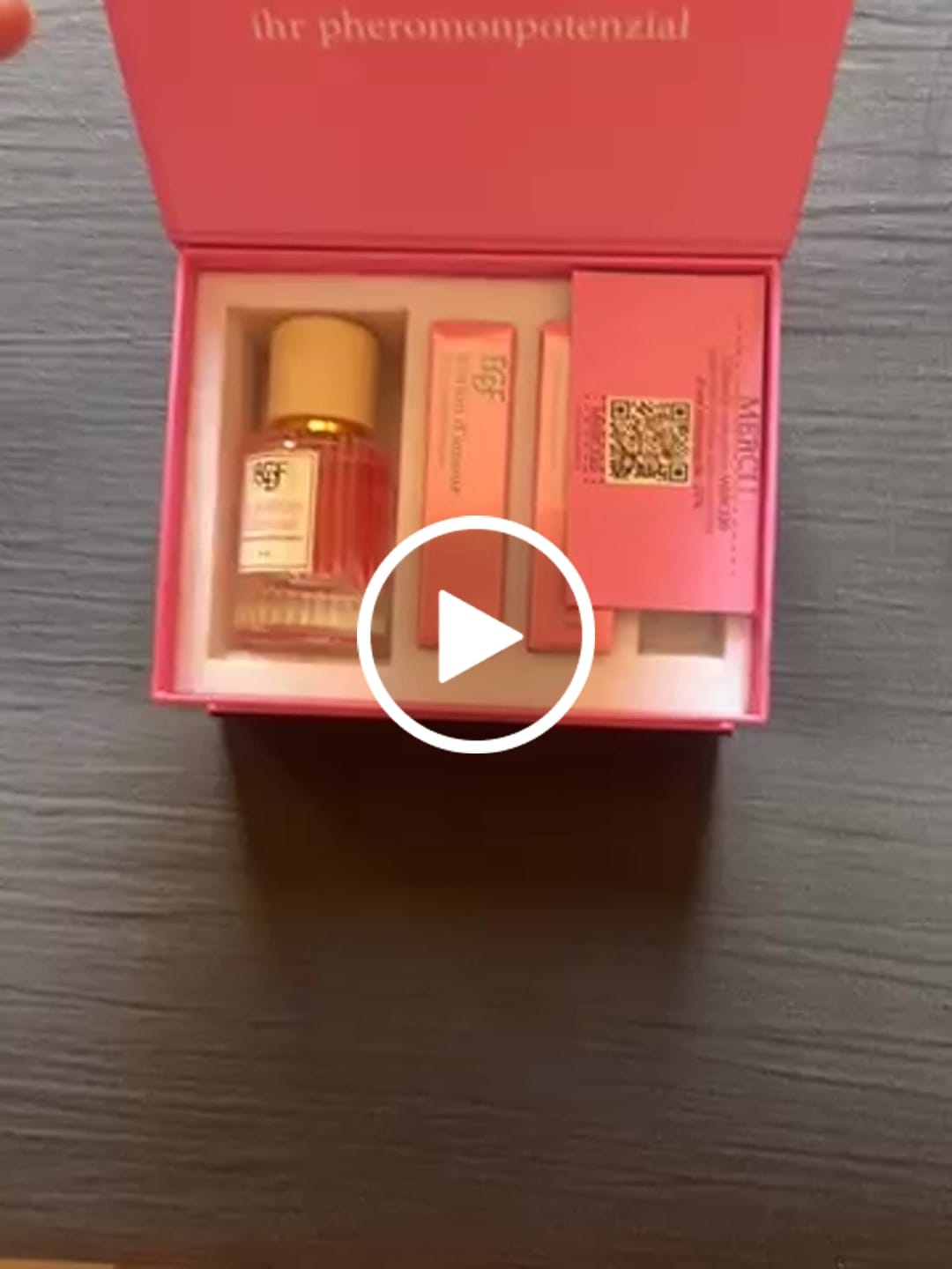 Customer video review of Coffret aux phéromones