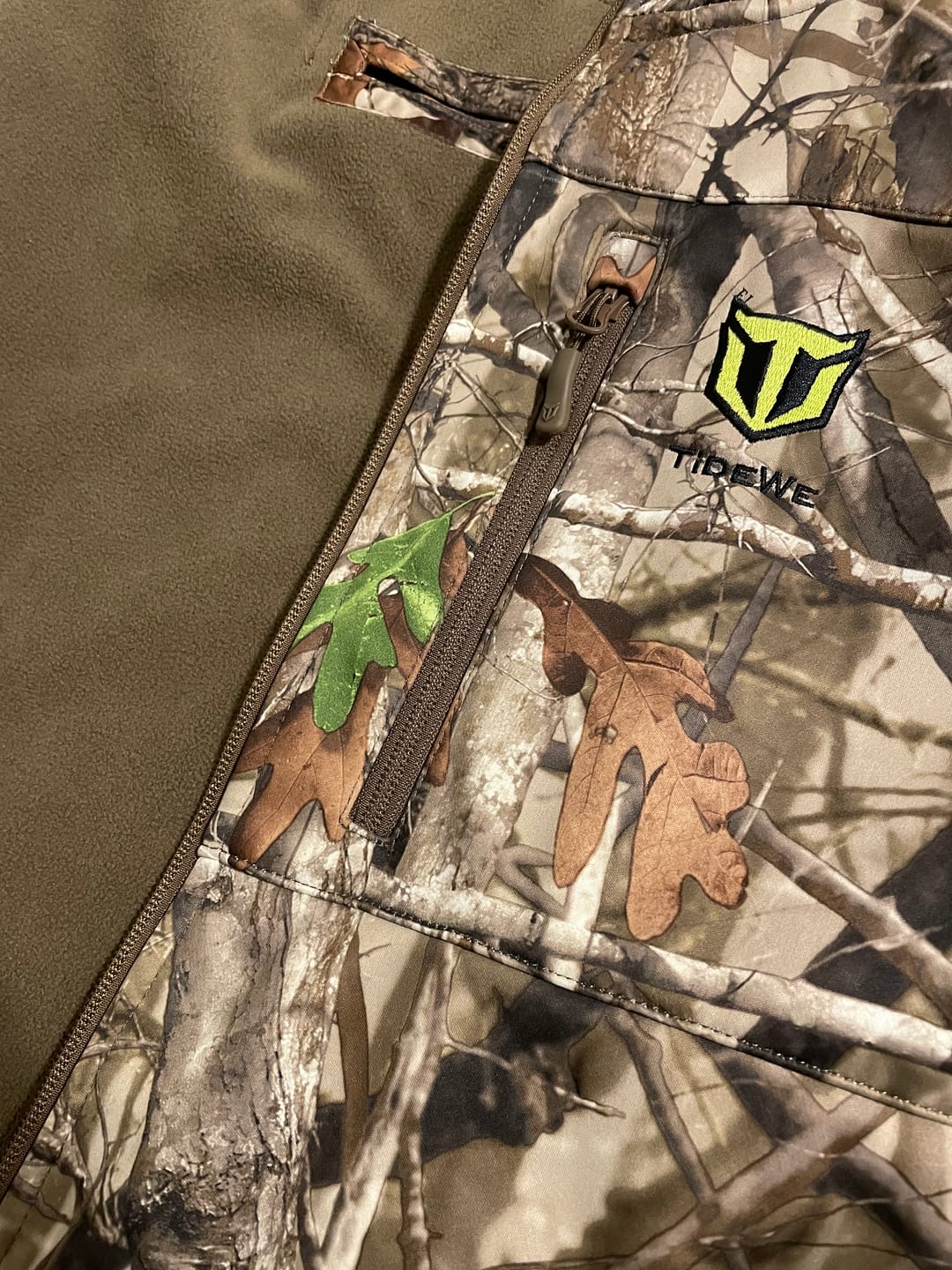 Customer photo review of TideWe Men's Hunting Clothes,Silent Water Resistant Camo Hunting Suits
