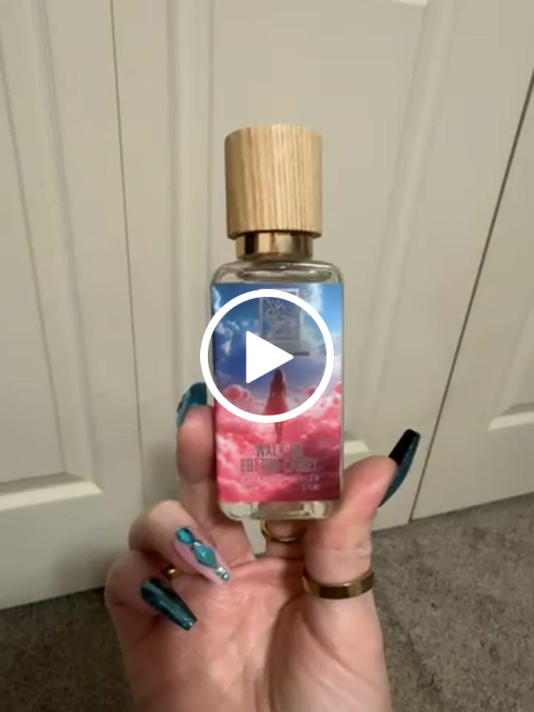 Customer video review of Walk On Cotton Candy