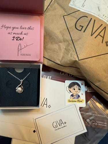 Customer photo review of Silver Loop Pearl Pendant With Link Chain
