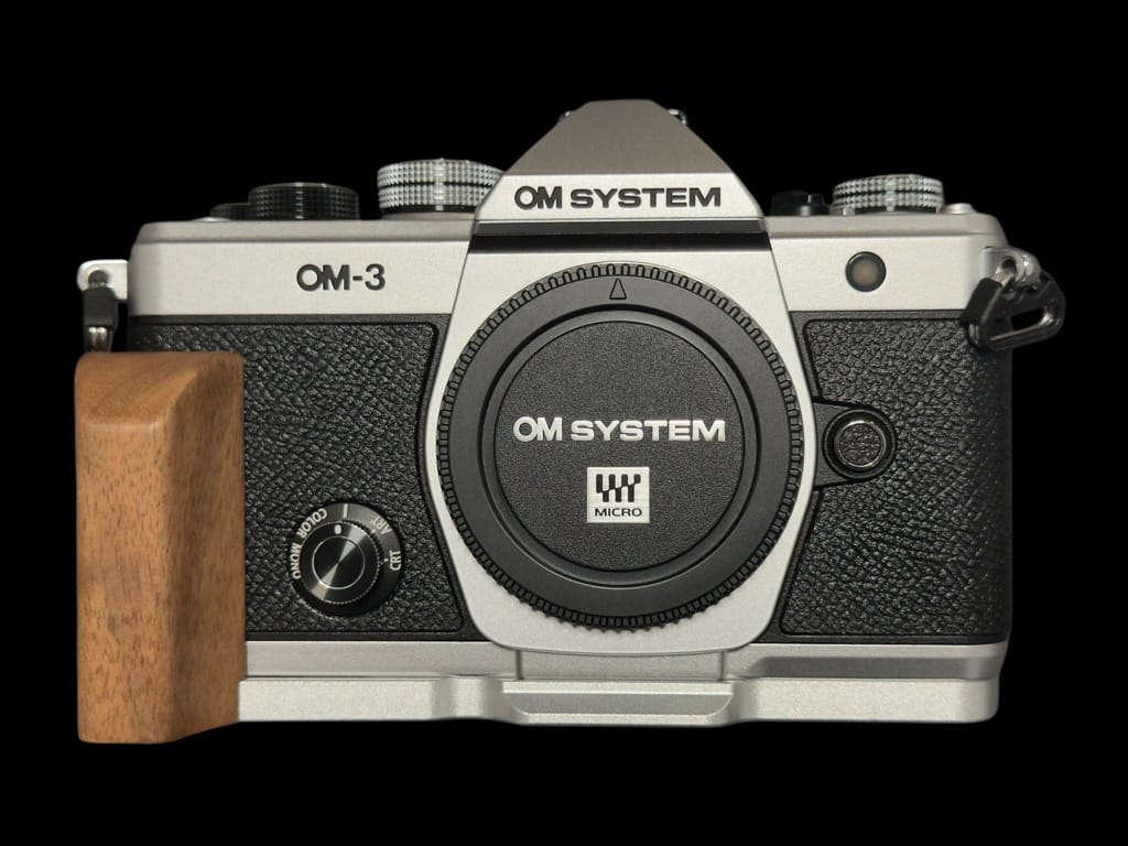 Customer photo review of Wooden Olympus OM3 Grip YW Design