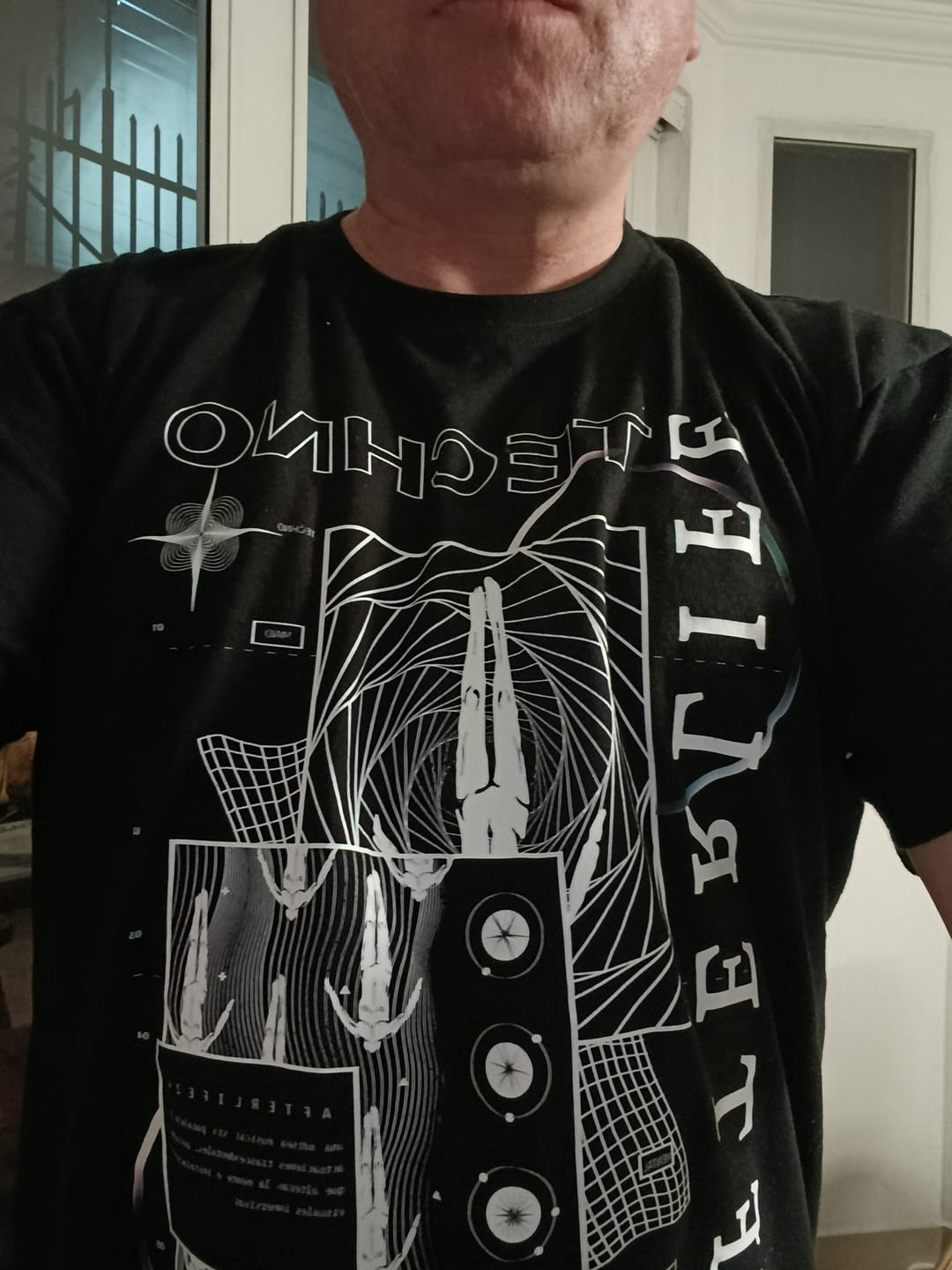 Customer photo review of Camiseta Afterlife Techno Spacial