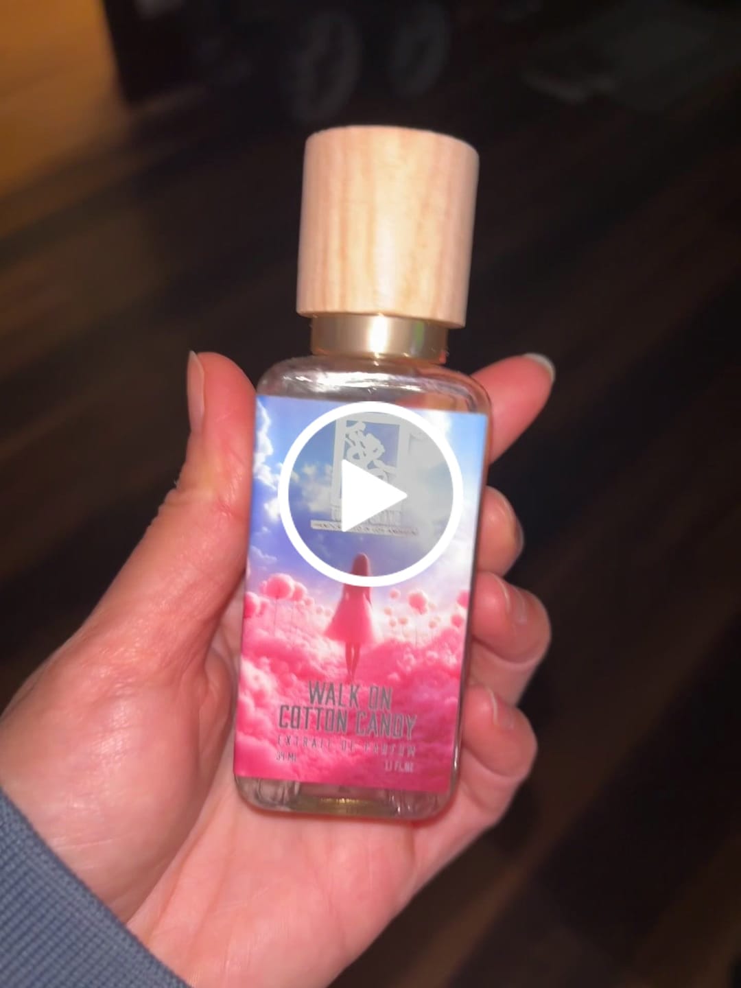 Customer video review of Walk On Cotton Candy