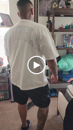 Customer video review of W428 - Drip Oversized Tee