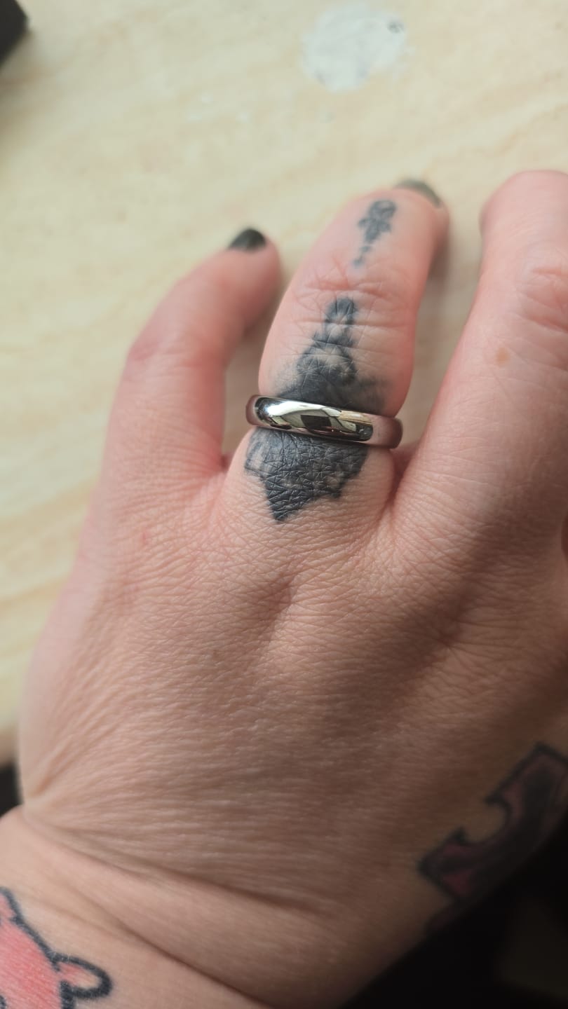 Customer photo review of Original 4mm Wonder Ring