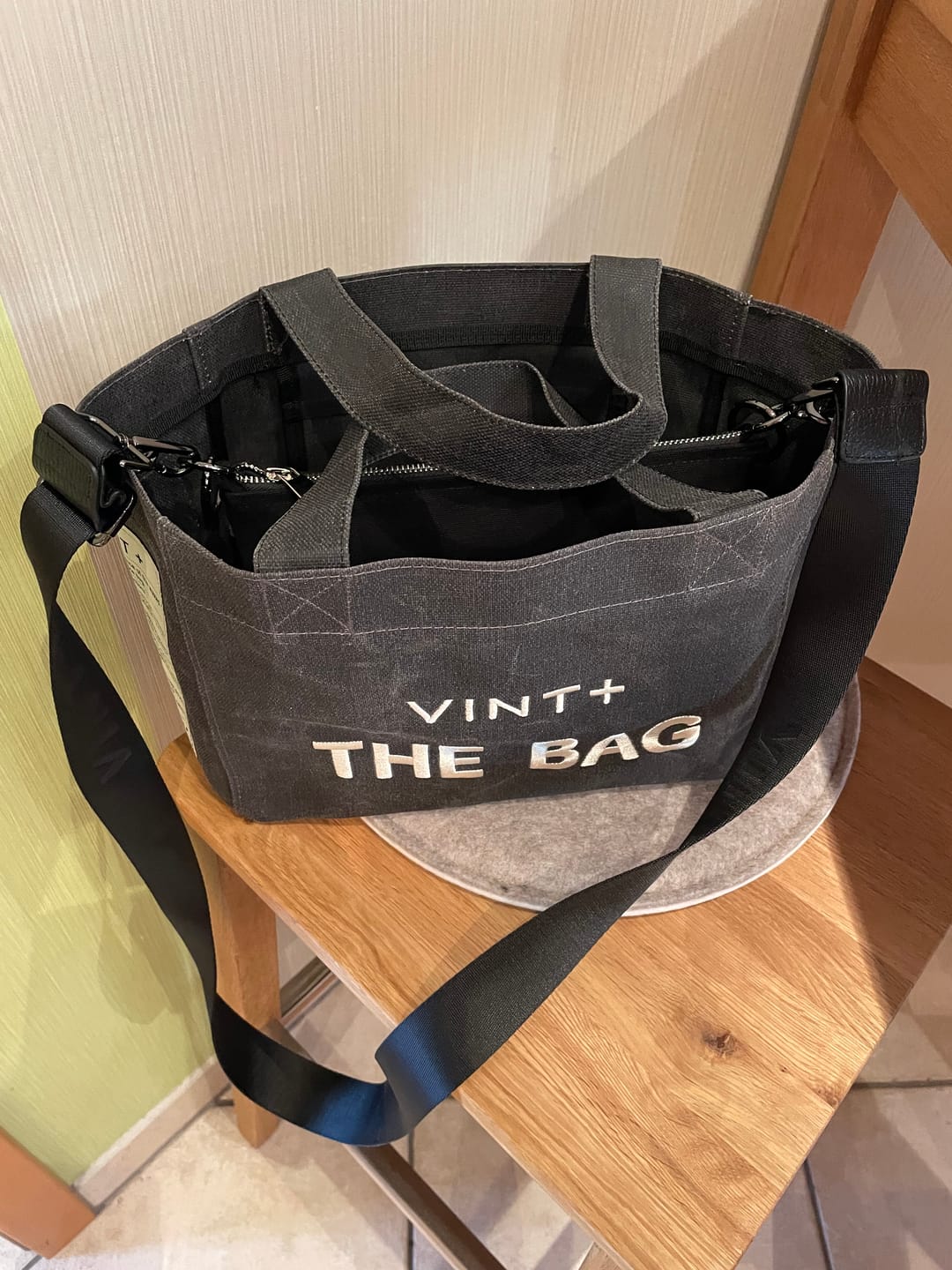 Customer photo review of CANVAS TOTE BAG - SMALL - ANTHRAZIT