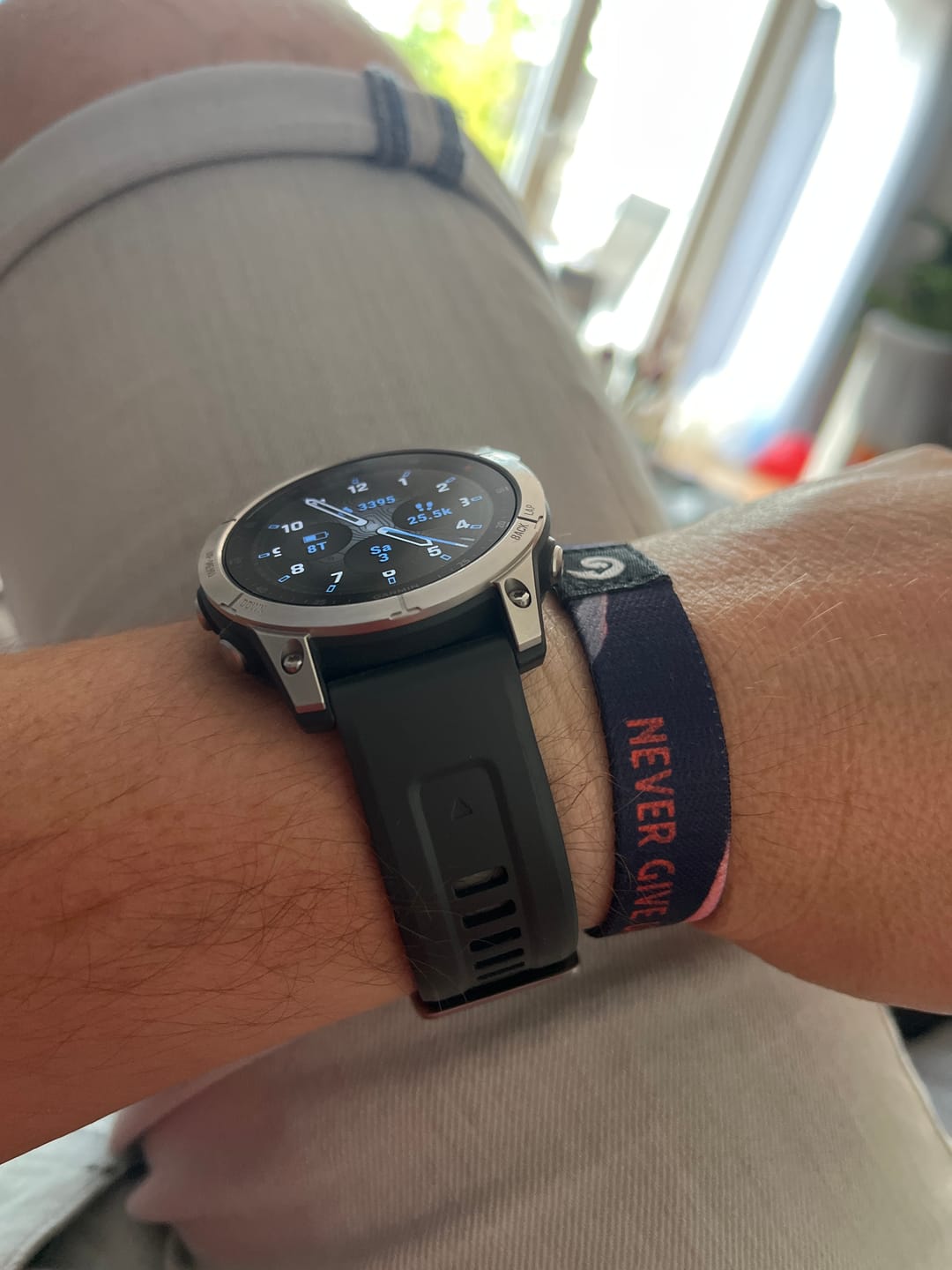 Customer photo review of Never Give Up - Elastisches Armband