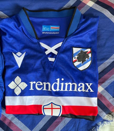 Customer photo review of MAGLIA SAMPDORIA HOME 2023/24