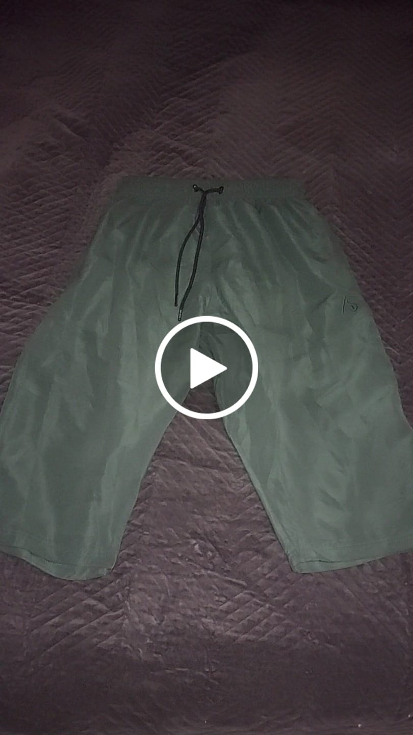 Customer video review of Halal Zwembroek Kaki van Aboe Safiya