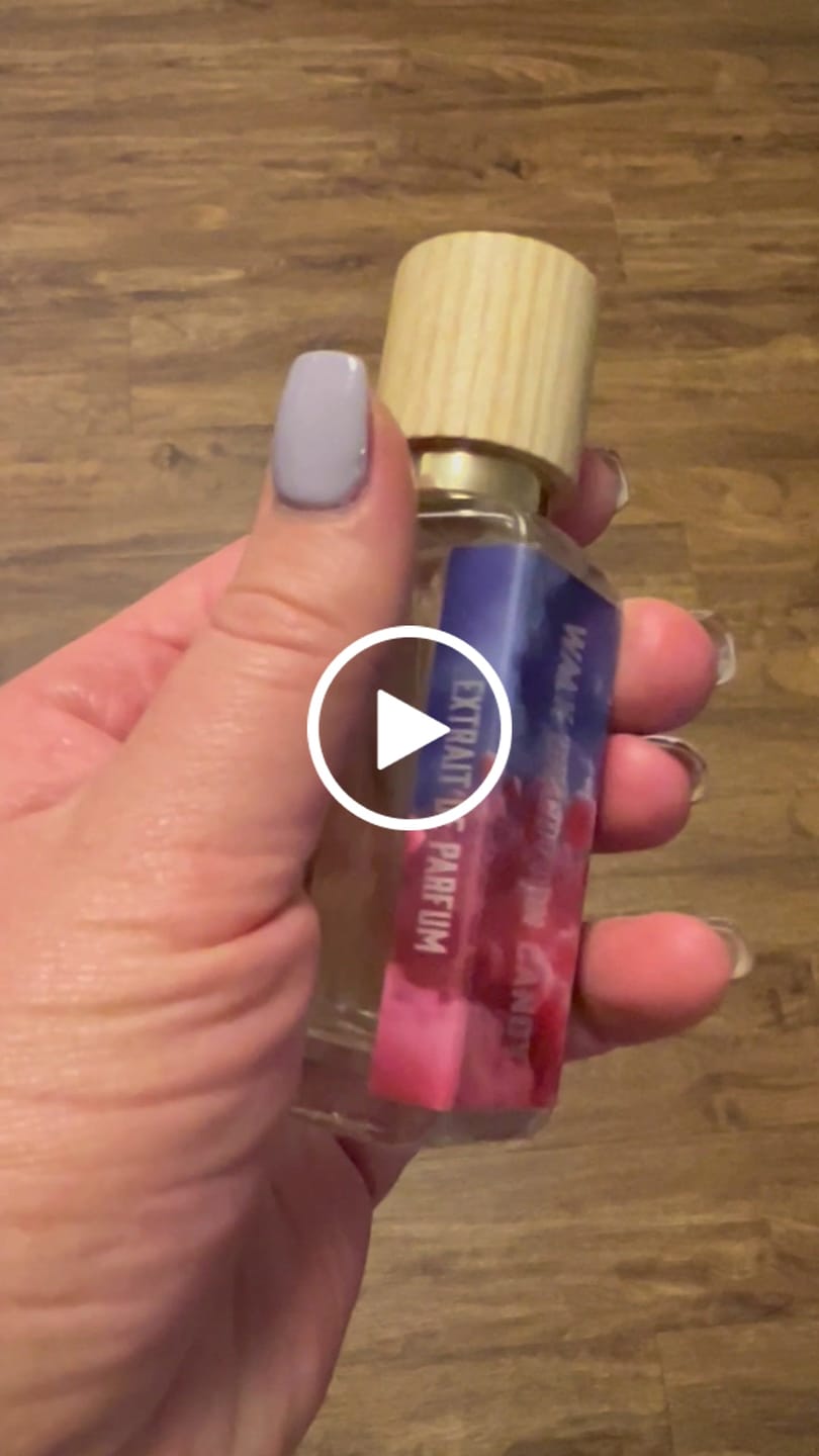 Customer video review of Walk On Cotton Candy