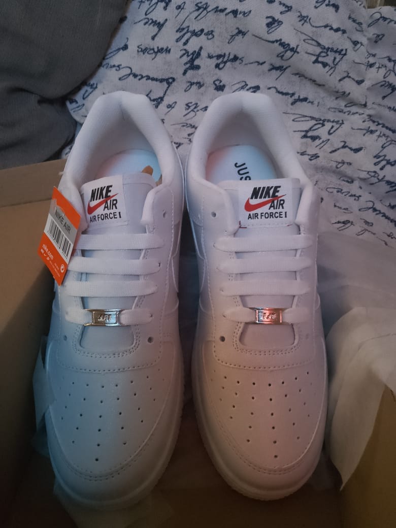 Customer photo review of Paq 6 Pares Tenis 270 Blanco Total 25/28.5