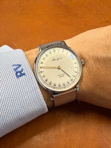 Customer photo review of First Season Silver White with Silver Mesh