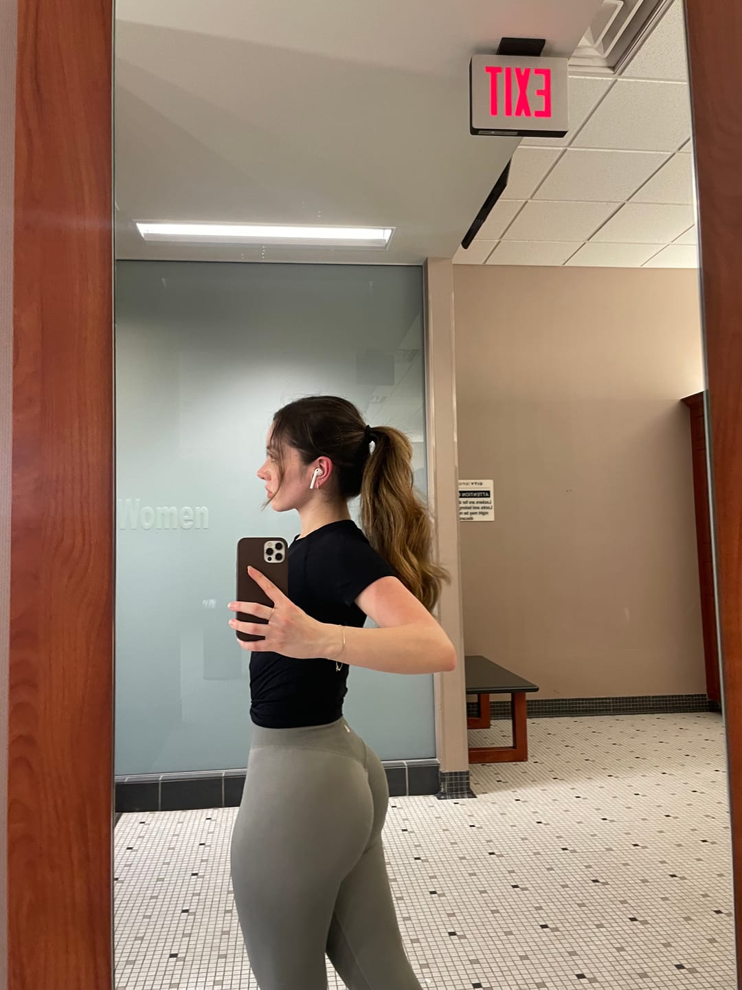 Customer photo review of W263 Legacy Seamless Legging