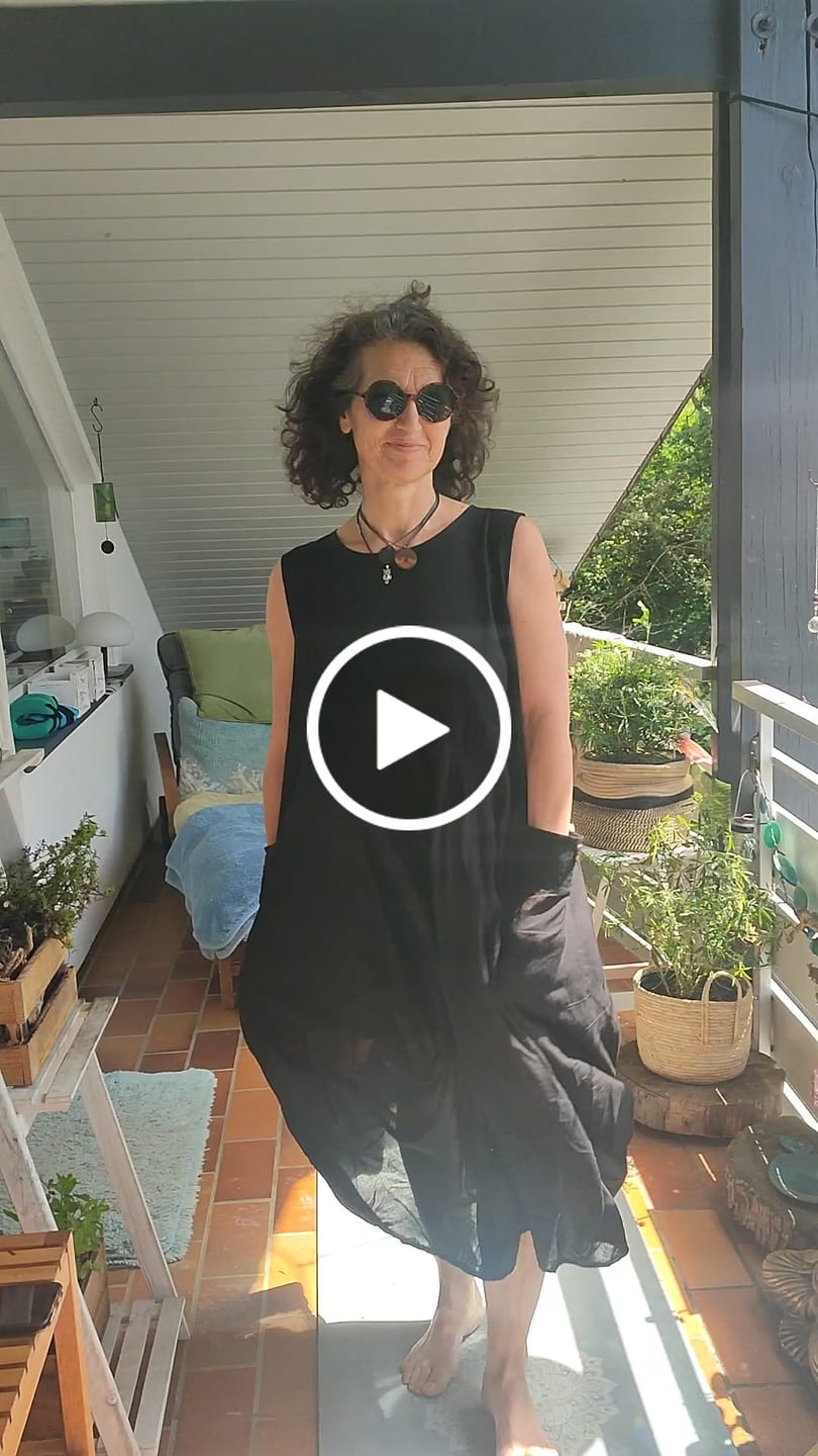 Customer video review of Maxi Dress Wayan Black
