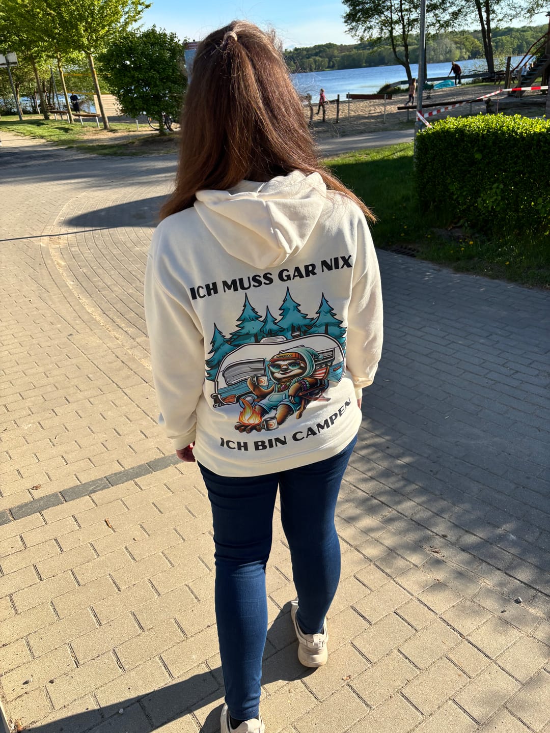 Customer photo review of Ich muss gar nix - Faultiermädchen | Premium Hoodie unisex -  Rückendruck