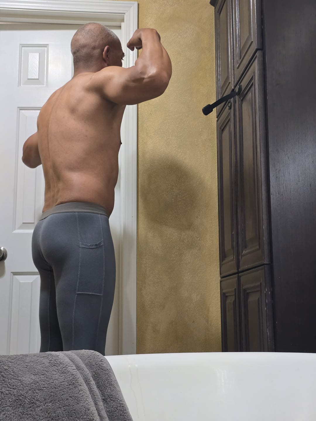 Customer photo review of Modal 28in Leggings Leggings No Fly 1pk Gray