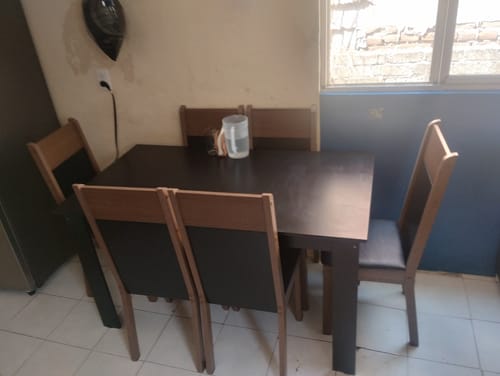 Customer photo review of Conjunto Comedor Medelin Mesa Encimera de Madera con 6 Sillas Negro/Marrón/Sintético Negro