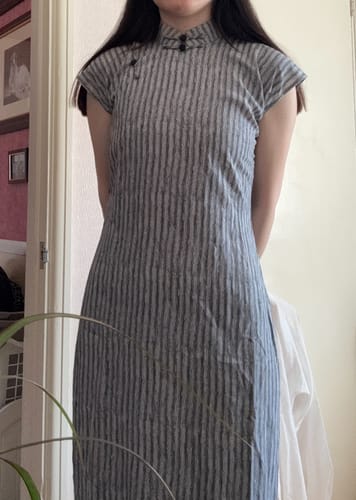 Customer photo review of Su Xin 素馨 Jasmine 1930s Striped Cap Sleeve Qipao