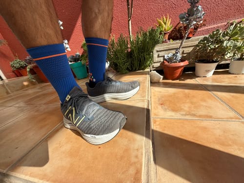 Customer photo review of Calcetin Runner de compresion EVOLRUN Rose