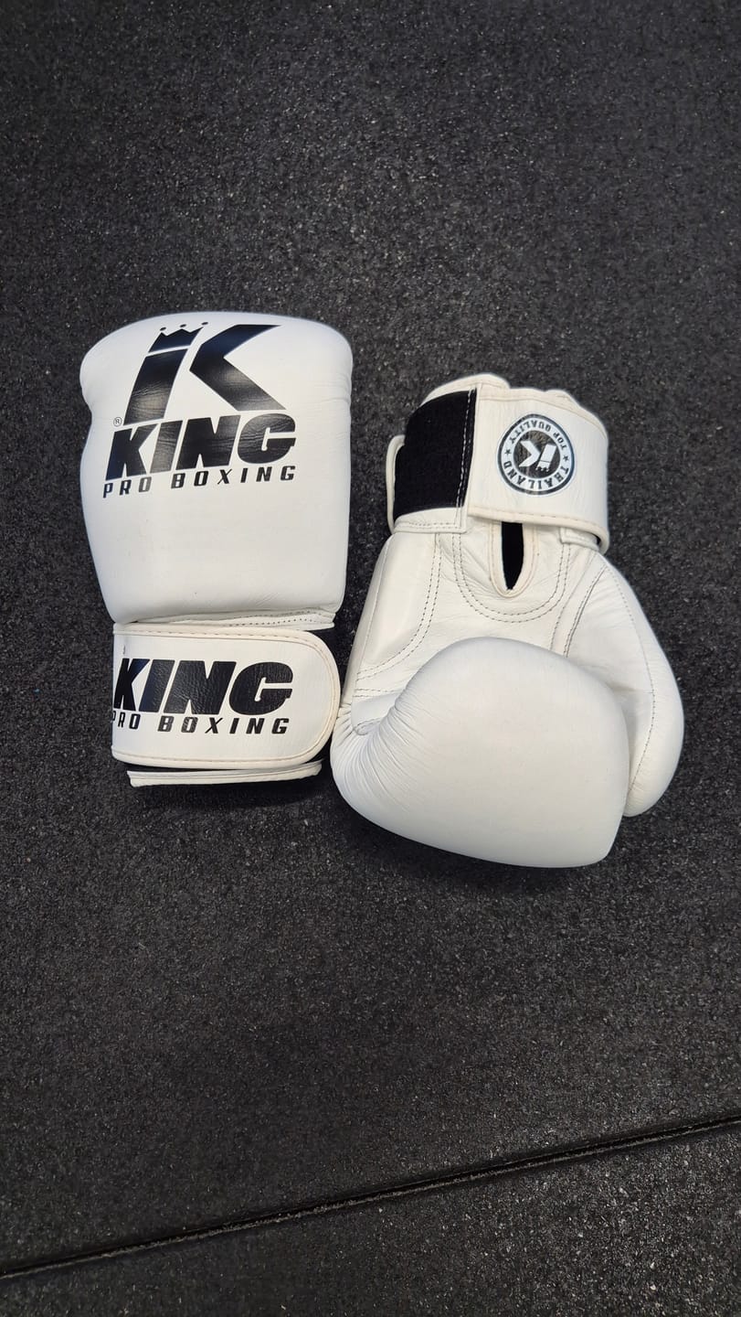 Customer photo review of King Pro Boxing Bokshandschoenen BGVL3 - Wit/Zwart