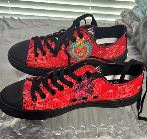 Customer photo review of Vday Women Low tops ( Black or White Sole )