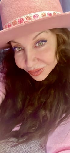 Customer photo review of Eye Shadow Daring