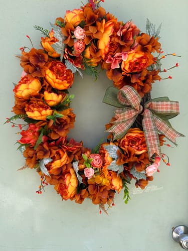Customer photo review of 18" Oval Grapevine Wreath - DECOE-037