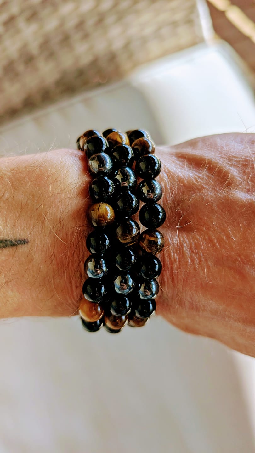 Customer photo review of Bracelet "Triple Protection" en Hématite, Oeil de Tigre et Obsidienne