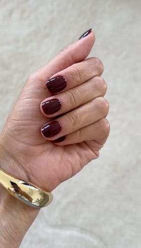 Customer photo review of Merlot Noir | Salon Quality Press-on Nails kit | Extra Short Squoval Dark Red