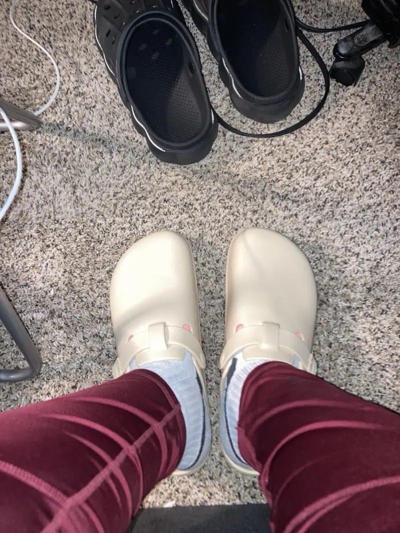 Customer photo review of Vale Classic - Healthy & Non-Slip Comfort Clogs