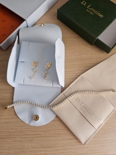 Customer photo review of Signature Drop earrings with Stones