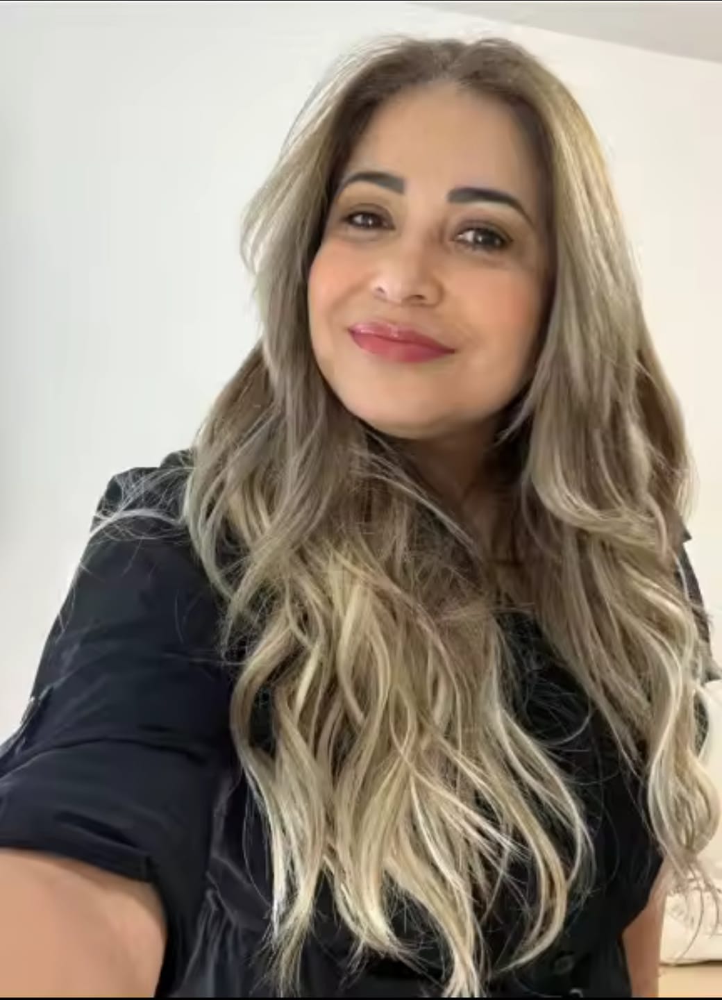 Customer photo review of EXTENSIONES DE CABELLO NATURAL ORGANICO 🌿 POR CAPAS 16 Clips 60 cm