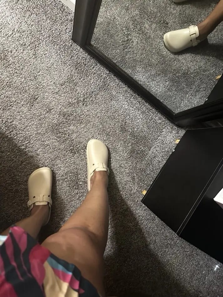 Customer photo review of Vale Classic - Healthy & Non-Slip Comfort Clogs
