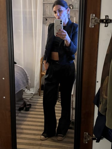 Customer photo review of PANTALÓN VALERIA Satínado negro