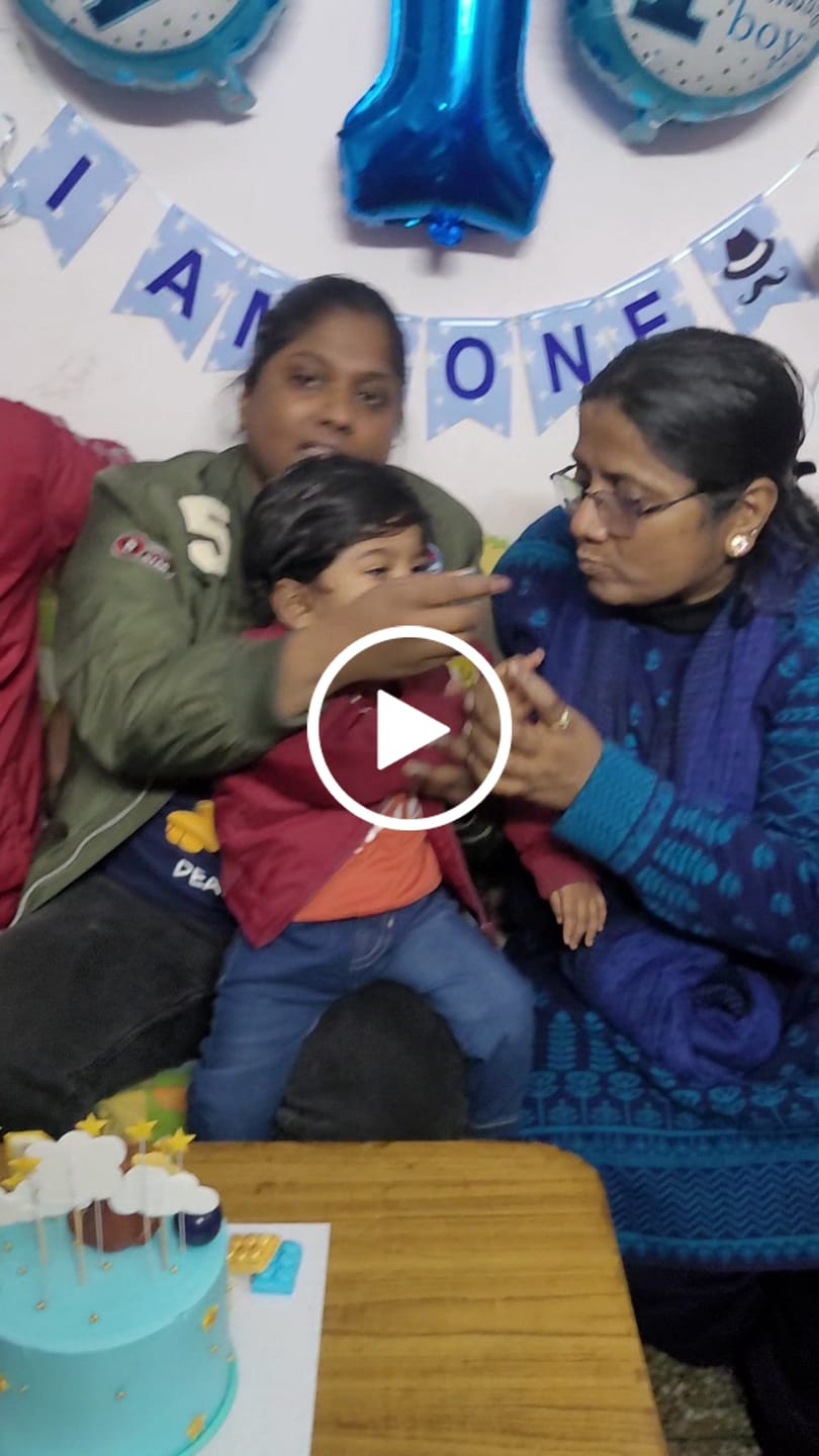 Customer video review of Teddy and ladder Cake