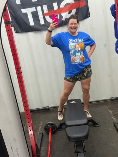 Customer photo review of Lifting Housewife T-Shirt