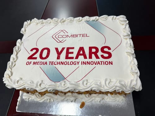 Customer photo review of A4 Rectangle Custom Edible Icing Image