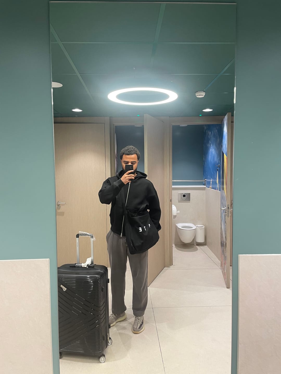 Customer photo review of Black TØTE Bag
