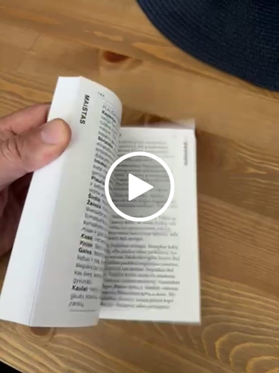 Customer video review of Išlikimo vadovas: paprasti ir praktiški patarimai, tinkantys net karo atveju