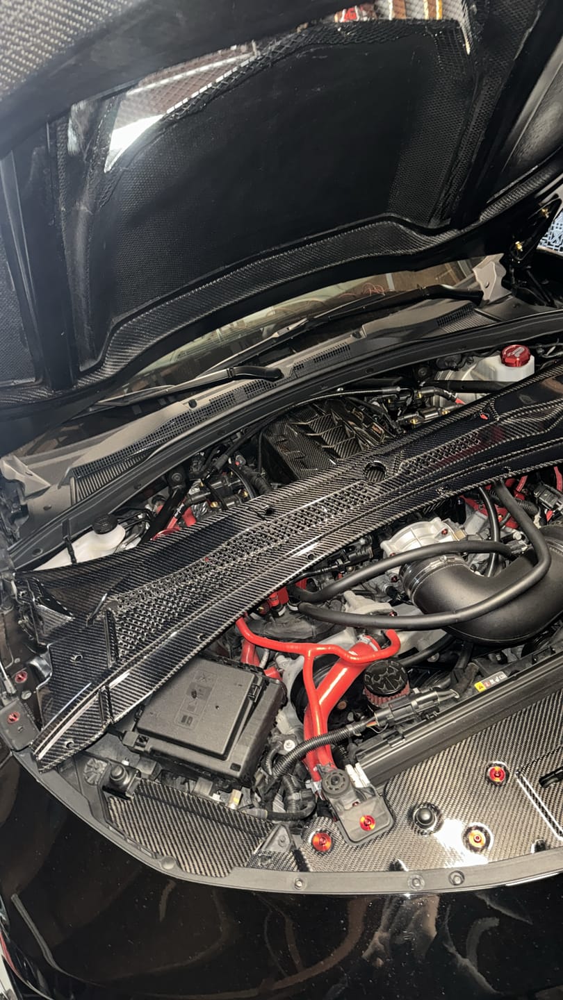 Customer photo review of 2016-2025 Chevy Camaro ZL1 SS RS LT Front Windshield Cowl Gloss Carbon Fiber