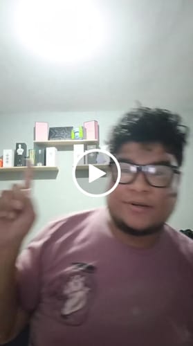 Customer video review of HYBE OFFICIAL LIGHT STICK BATTERY