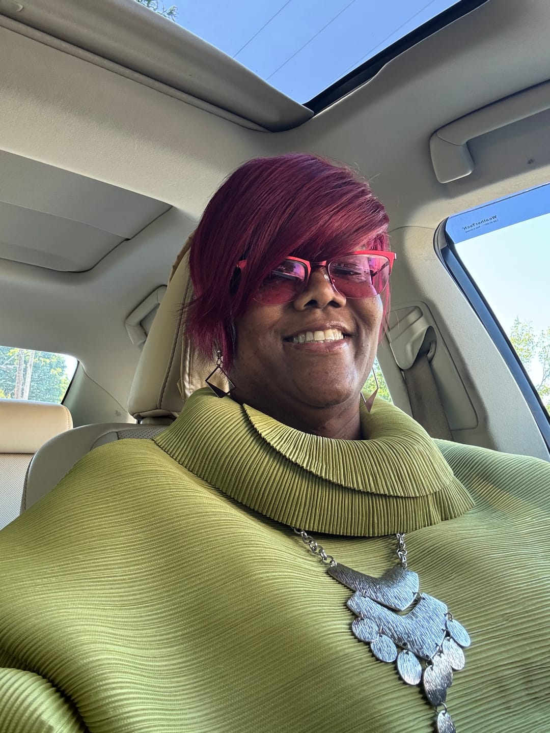 Customer photo review of Outre 100% Human Hair Premium Duby Wig PIXIE EDGE