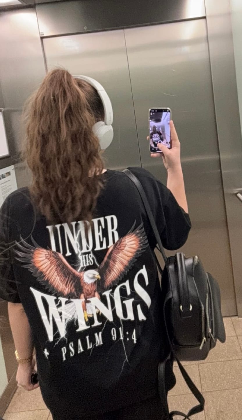 Customer photo review of WINGS | Oversized T-Shirt
