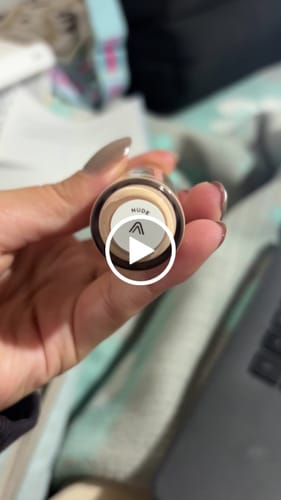 Customer video review of CORRECTOR  LÍQUIDO  1ST SCENE